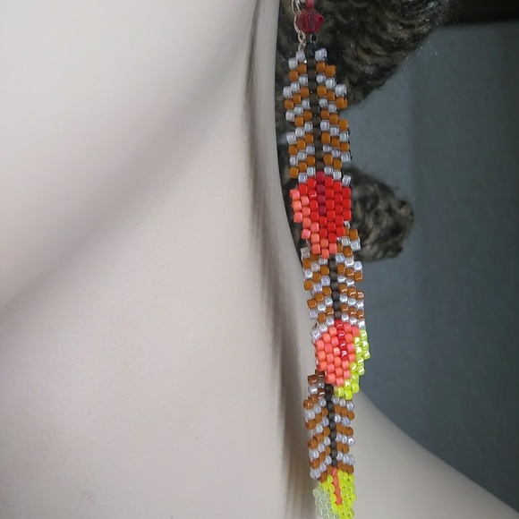 ⭐Sold at Glen Rose Expo🌟 Feathers Long Earrings - Picture 6 of 8